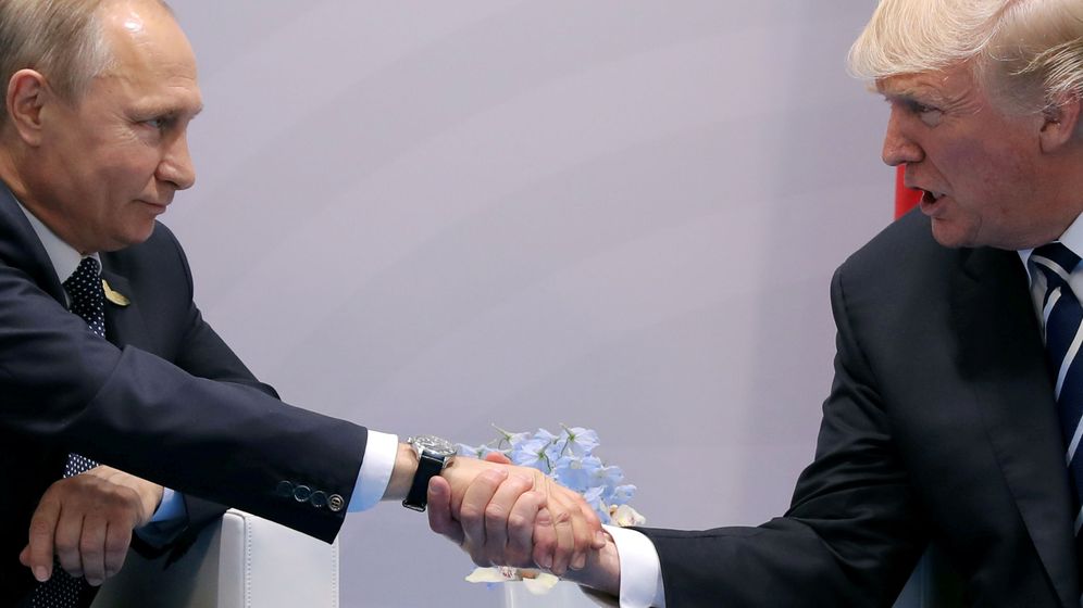 Foto: Donald Trump y Vladimir Putin durante la cumbre del G20. (Reuters)